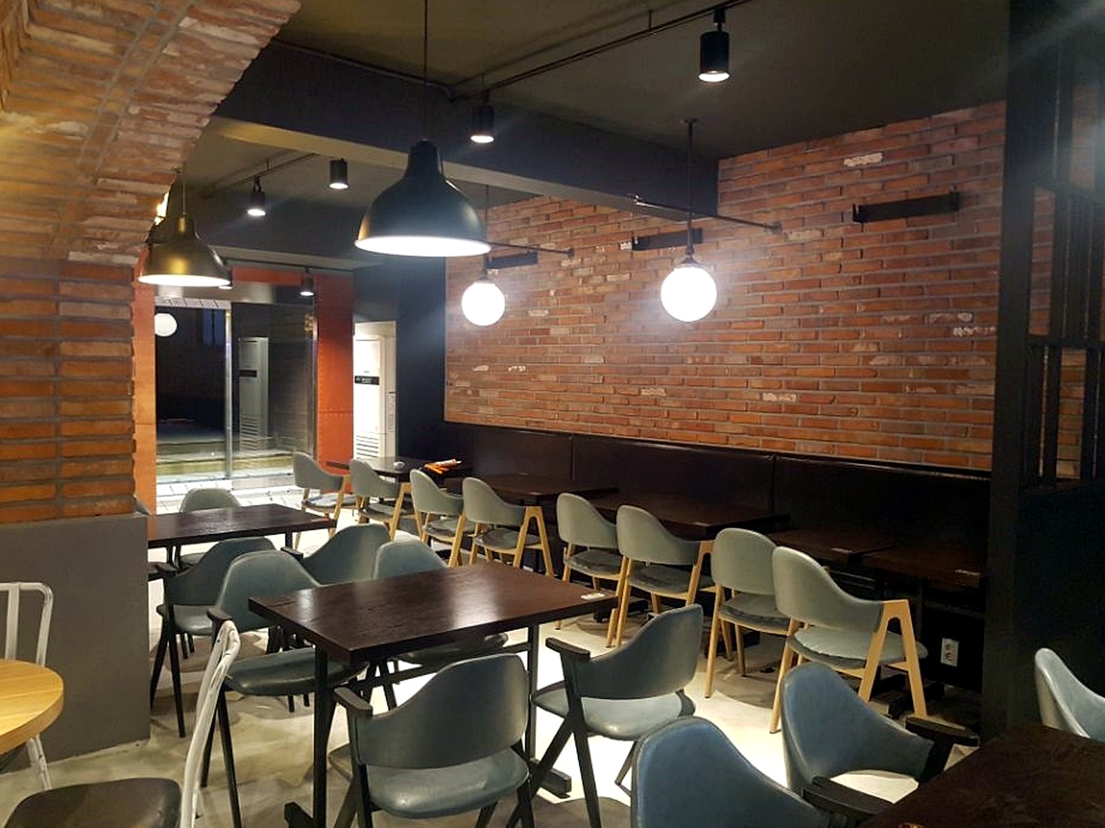 망원 치킨전문점 인테리어 비용 철거 시공 사진 3