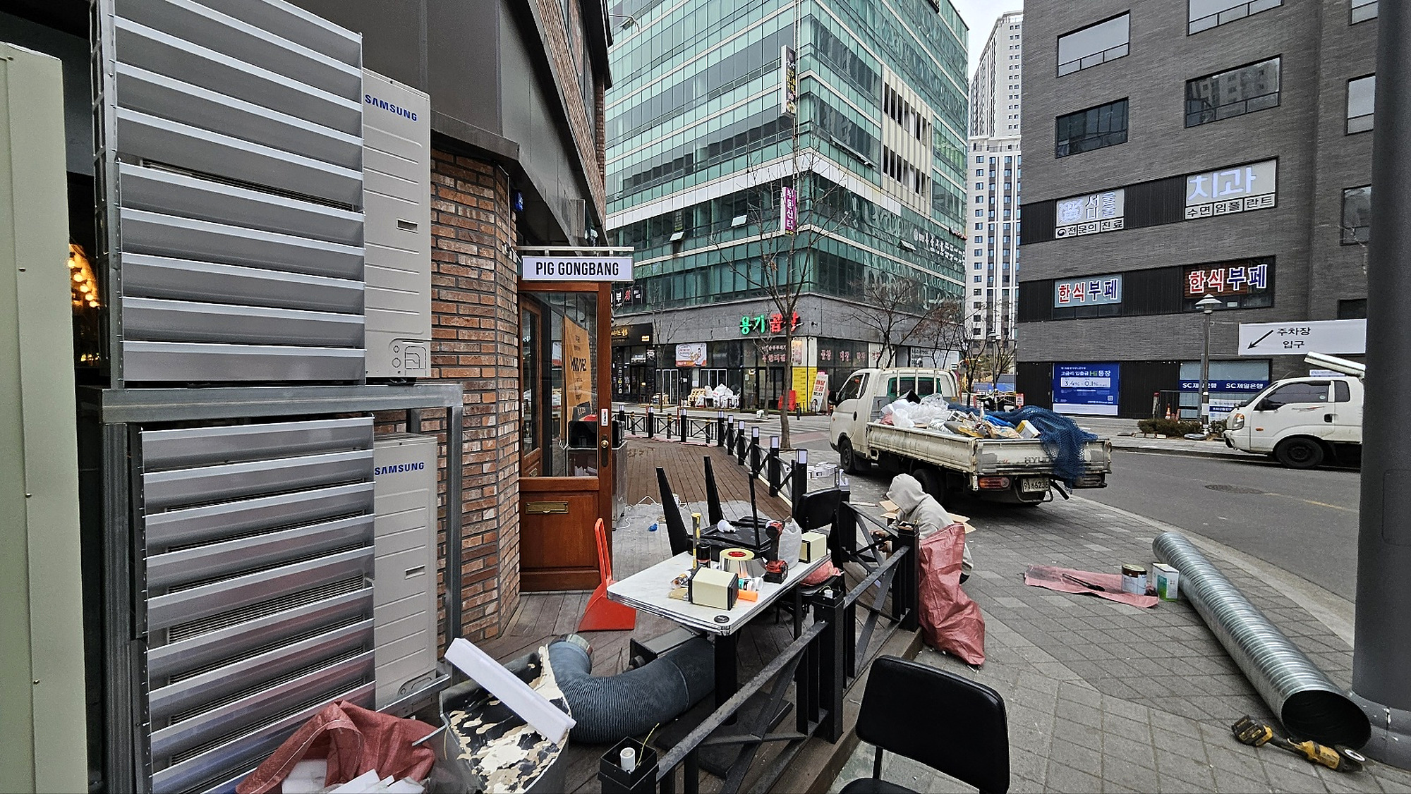 안산 고깃집 인테리어 50평｜철거부터 완공까지 현장 기록 가구